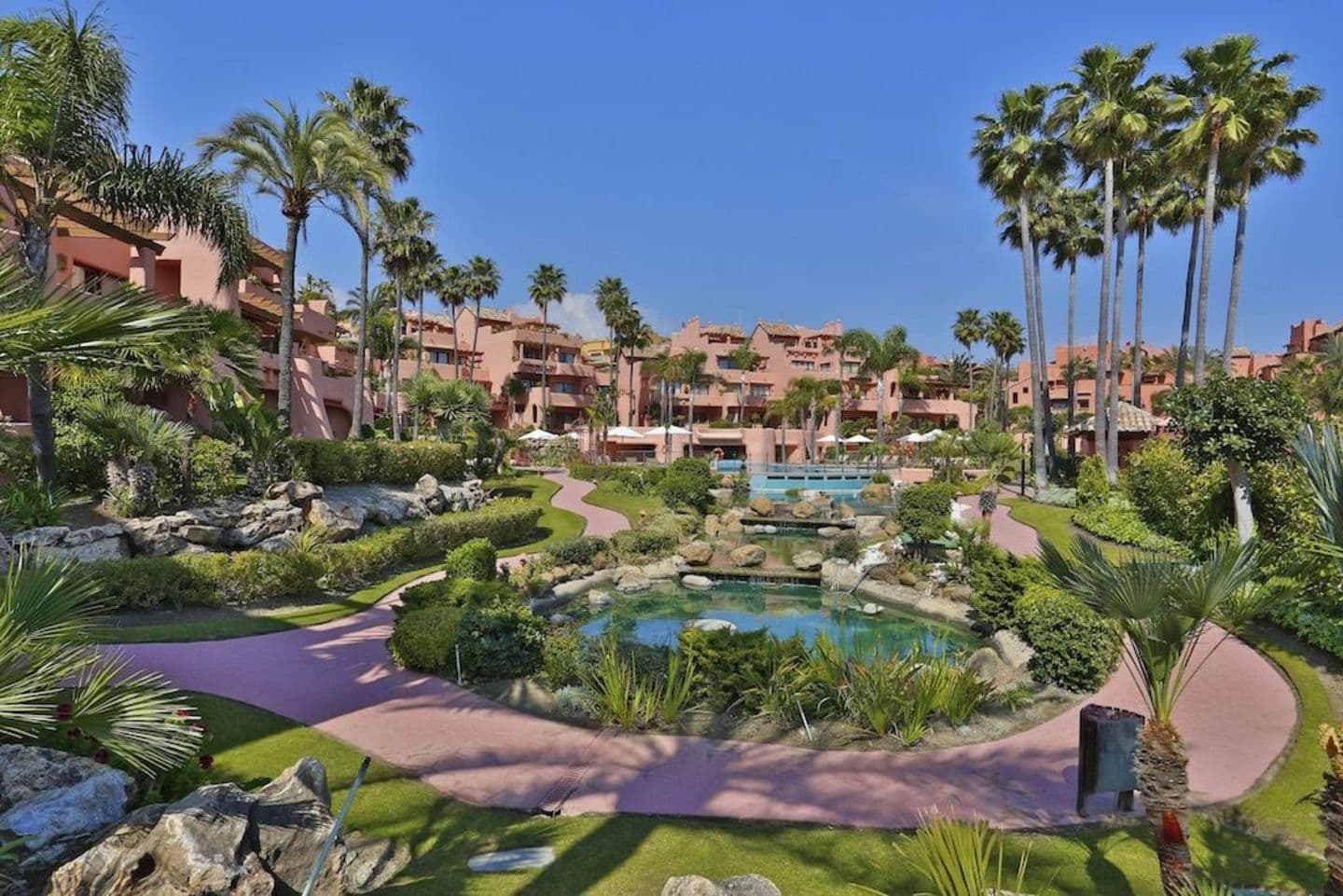 3-bedroom penthouse in Cabo Bermejo