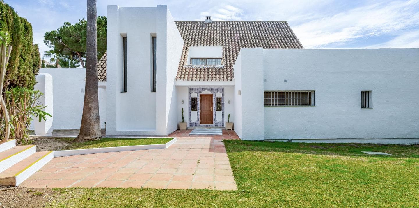 6-bedroom villa in Puerto Banus