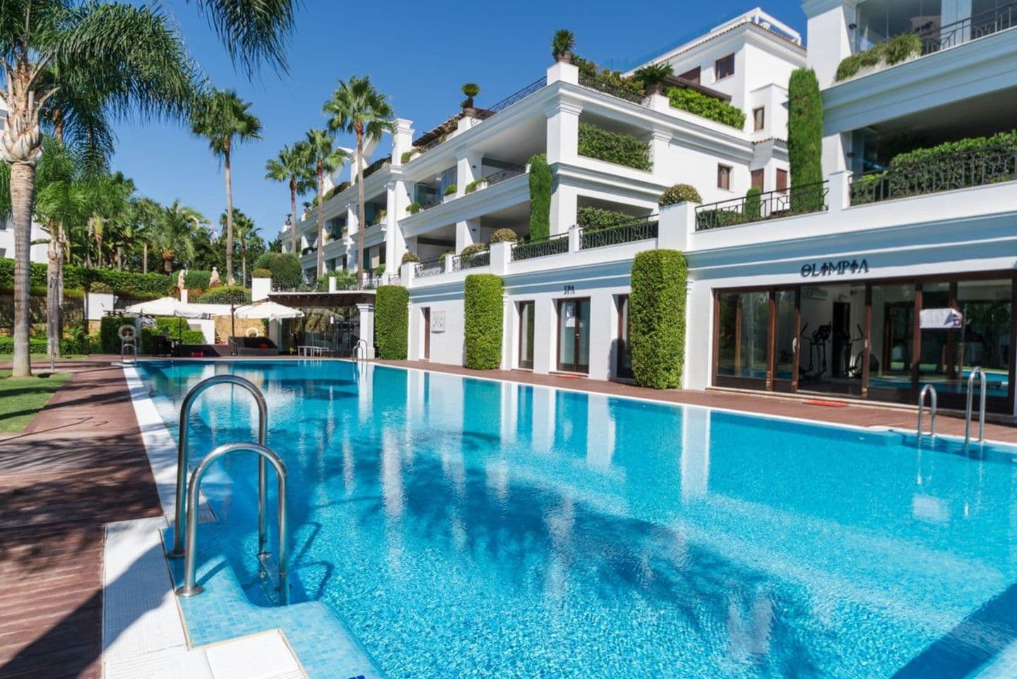 5-bedroom apartment in Estepona