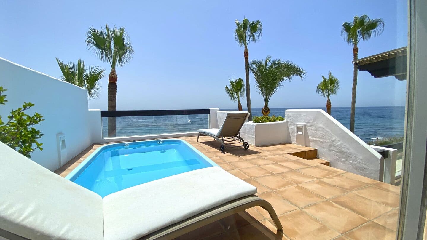 3-bedroom penthouse in Marina Puente Romano