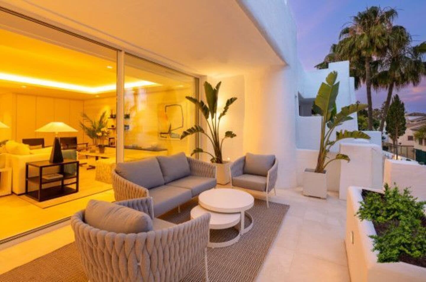 4-bedroom penthouse in Marina Puente Romano