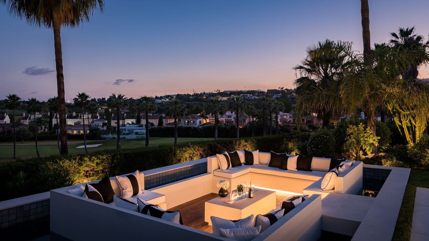 6-bedroom villa in Nueva Andalucia