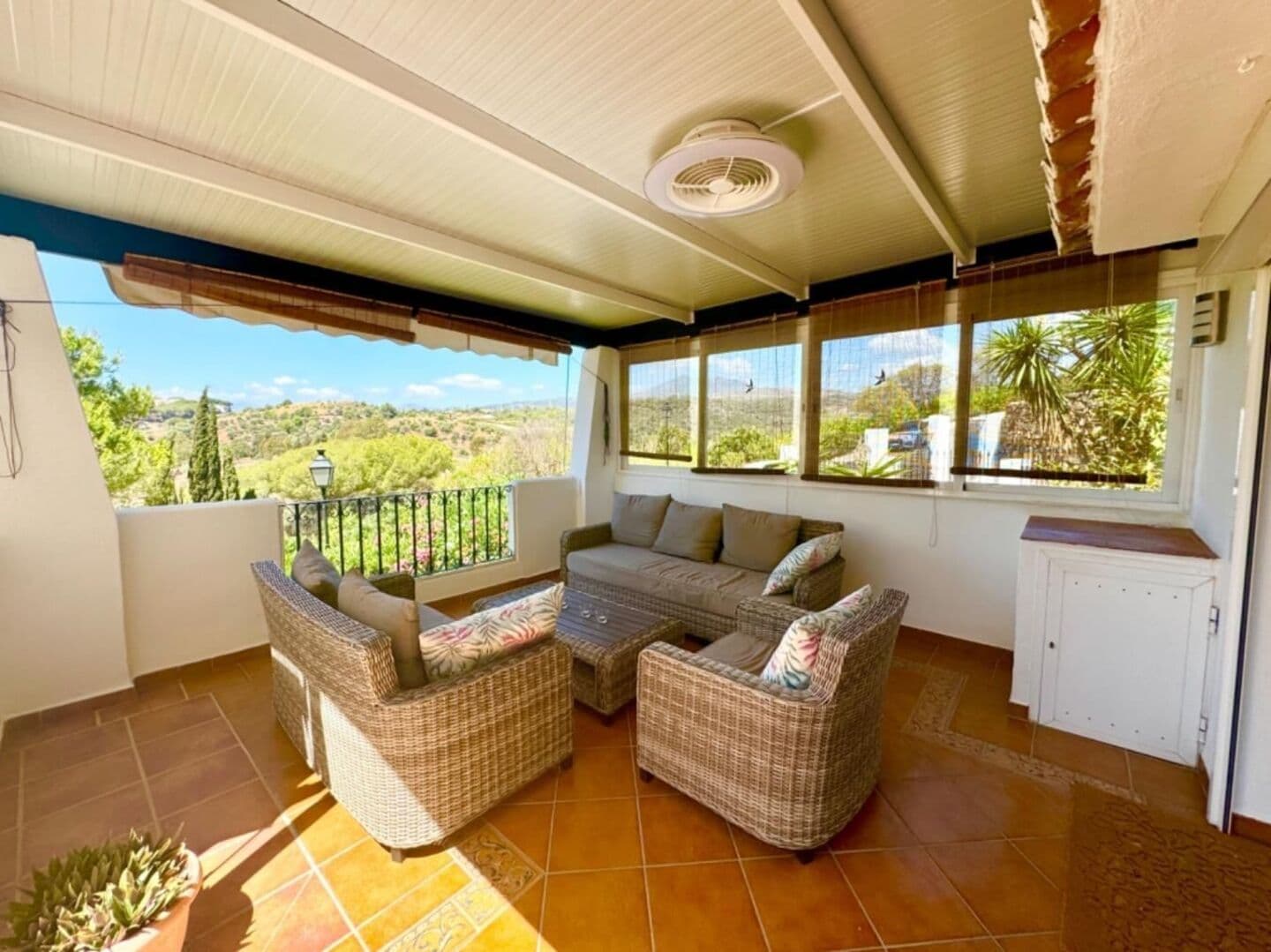 3-bedroom penthouse in Marbella