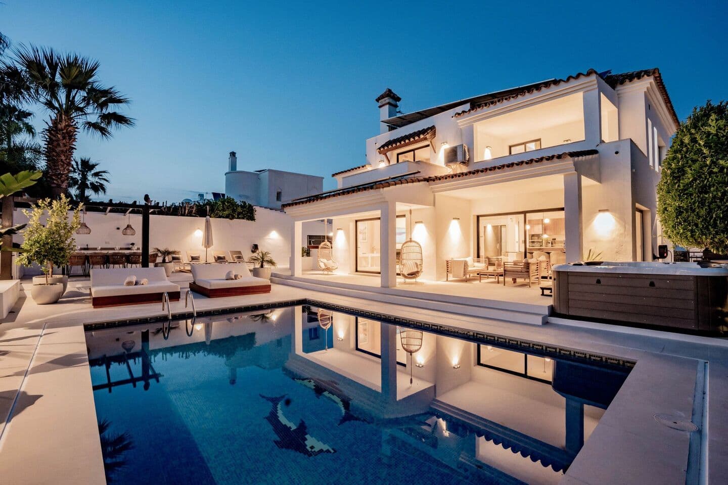 8-bedroom villa in Nueva Andalucia
